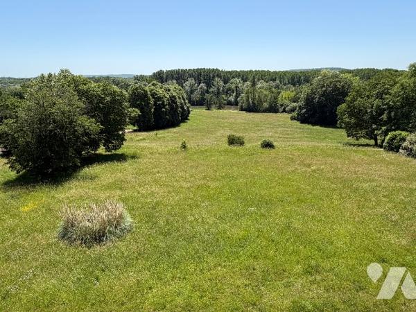 Propriété patrimoniale de 1 421 m² sur près de 16 hectares à 35 min de Paris.