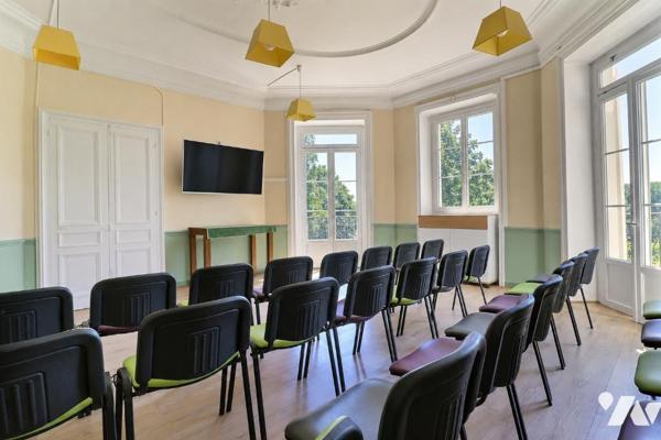 Propriété patrimoniale de 1 421 m² sur près de 16 hectares à 35 min de Paris.