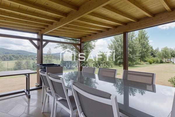 Manoir fin XVIIeme, avec en annexe une ancienne écurie.