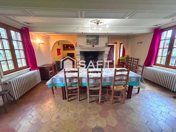 Manoir fin XVIIeme, avec en annexe une ancienne écurie.