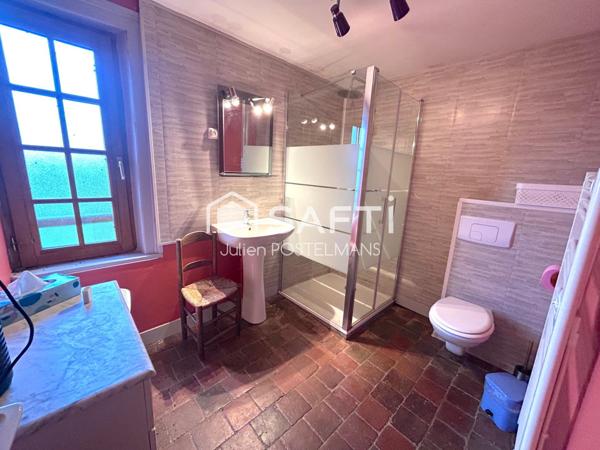 Manoir fin XVIIeme, avec en annexe une ancienne écurie.