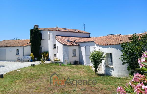 MAISON D'ARCHITECTE 204 M2 AVEC PISCINE