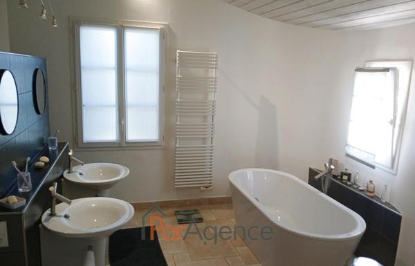 MAISON D'ARCHITECTE 204 M2 AVEC PISCINE