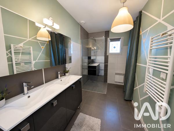 Maison à vendre 5 pièces 86 m² Saint-Seurin-sur-l'Isle
