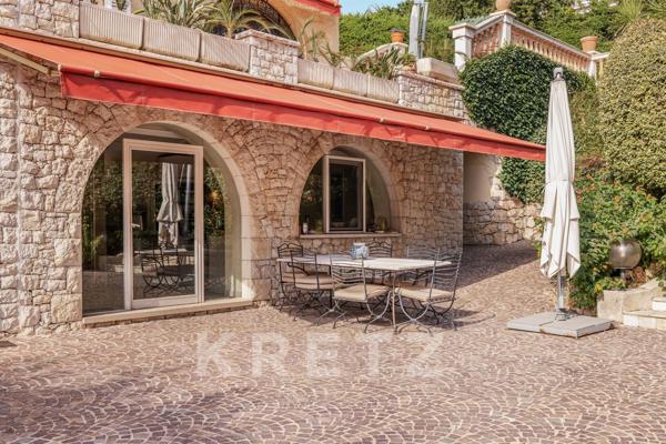 VILLA DE CARACTERE AVEC JARDIN ET PISCINE - LE CANNET RESIDENTIEL