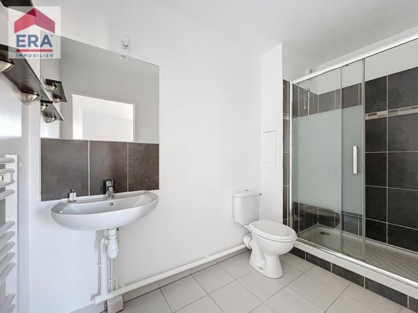 A LOUER VIDE - 2 PIECES 41m²