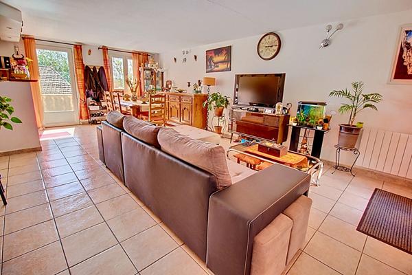 EXCLUSIVITÉ A VENDRE Maison d'environ 74m² avec 3 chambres, GARAGE, JARDIN