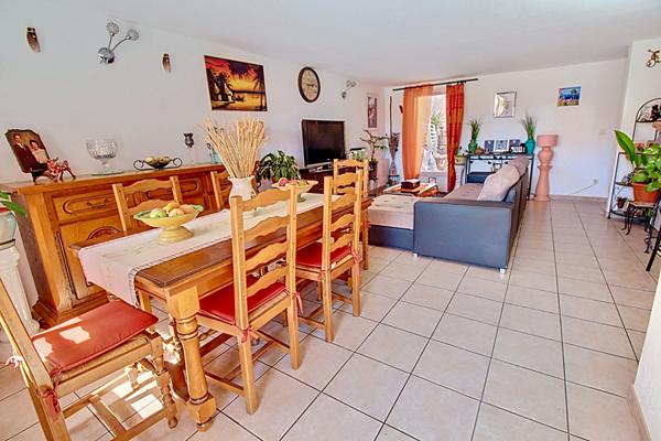 EXCLUSIVITÉ A VENDRE Maison d'environ 74m² avec 3 chambres, GARAGE, JARDIN