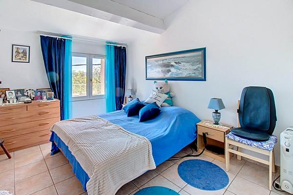 EXCLUSIVITÉ A VENDRE Maison d'environ 74m² avec 3 chambres, GARAGE, JARDIN