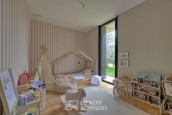 Lignes pures et lumière absolue : villa signature avec piscine