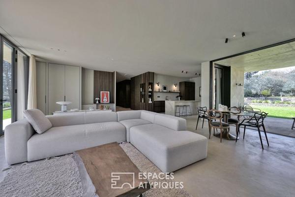Lignes pures et lumière absolue : villa signature avec piscine