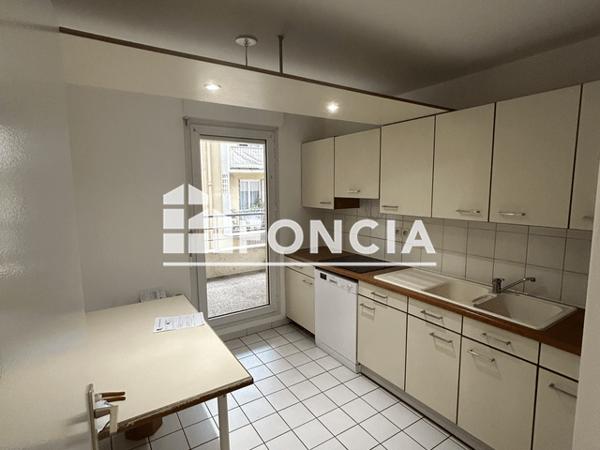 Location Appartement 4 pièces 93.16 m² - 26 ALLEE DE BARCELONE Toulouse 31000