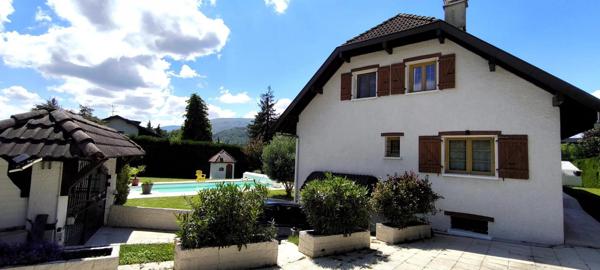 Villa 6 pièces 169m2, terrain avec piscine