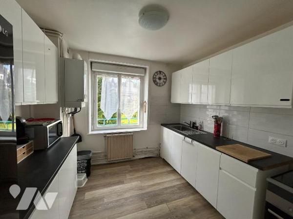 Appartement à Vendre à Landerneau (29800) en Finistère (29)

Cet appartement d'une surface ha...