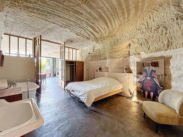 5 minutes d'Amboise, Pocé sur Cisse, achat habitation troglodytique de charme, 130 m² 2 chambres