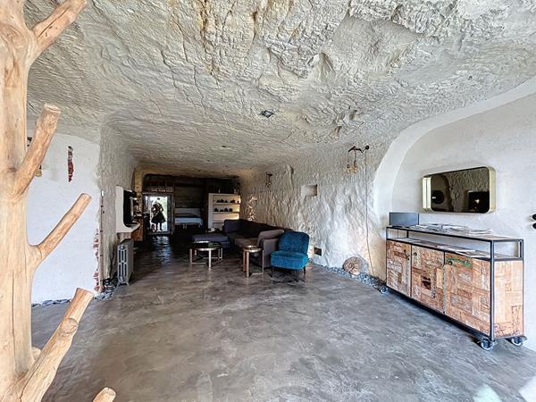 5 minutes d'Amboise, Pocé sur Cisse, achat habitation troglodytique de charme, 130 m² 2 chambres