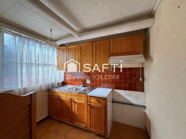 Grande maison à rénover avec beaucoup de potentiel