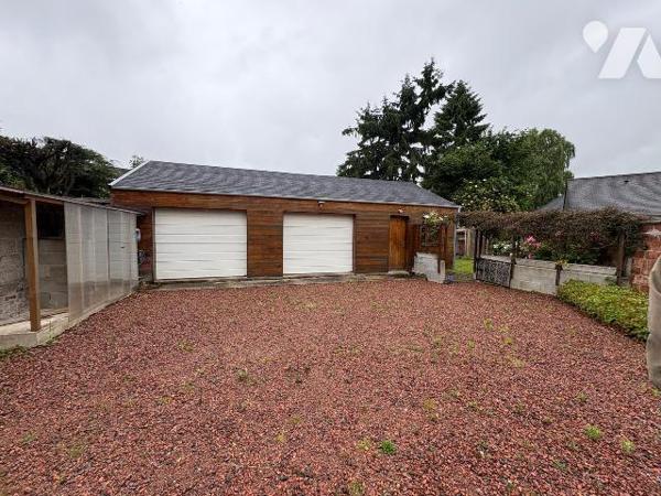 A proximité immédiate du centre-ville, dans un quartier calme, Maison comprenant:
Au rez-de-ch...