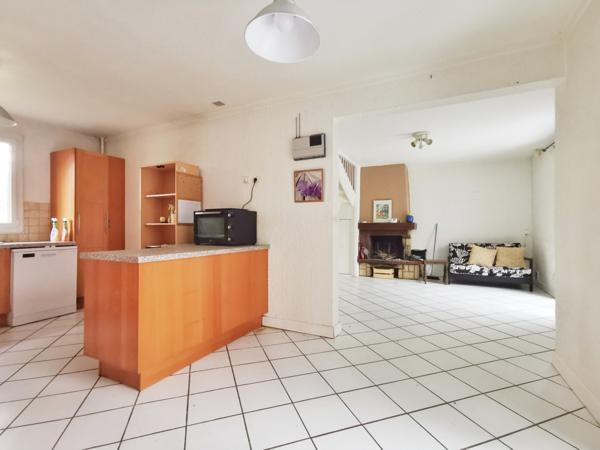 Magny-les-Hameaux (78114) Quartier Hôtel de Ville. Maison 6P dans un environnement privilégié et idéal avec enfants.