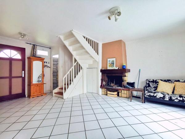 Magny-les-Hameaux (78114) Quartier Hôtel de Ville. Maison 6P dans un environnement privilégié et idéal avec enfants.