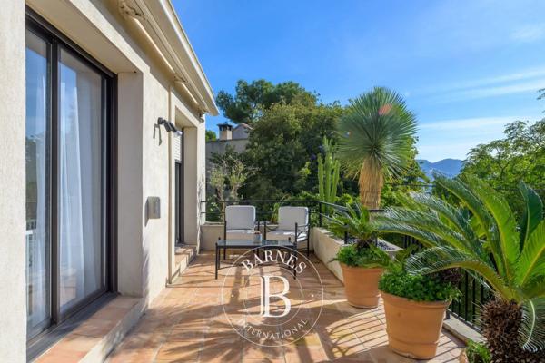 Marseille 8ème, Maison 4 Chambres -  244 m² à vendre