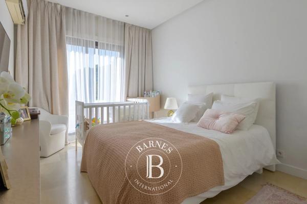 Marseille 8ème, Maison 4 Chambres -  244 m² à vendre