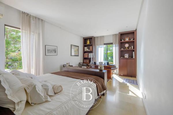 Marseille 8ème, Maison 4 Chambres -  244 m² à vendre