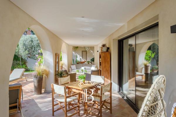 Marseille 8ème, Maison 4 Chambres -  244 m² à vendre