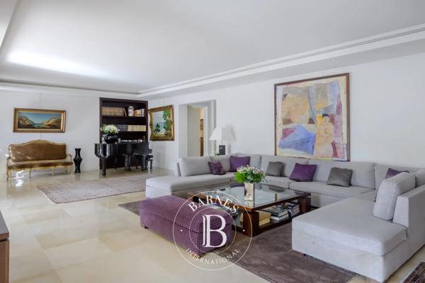 Marseille 8ème, Maison 4 Chambres -  244 m² à vendre