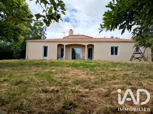 Maison à vendre 9 pièces 254 m² Essarts-en-Bocage