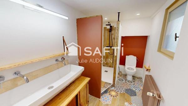 Chateaubernard,  une maison en pierre alliant charme, confort moderne !