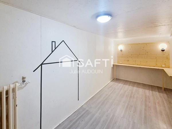 Chateaubernard,  une maison en pierre alliant charme, confort moderne !