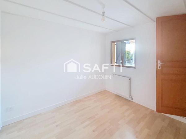 Chateaubernard,  une maison en pierre alliant charme, confort moderne !