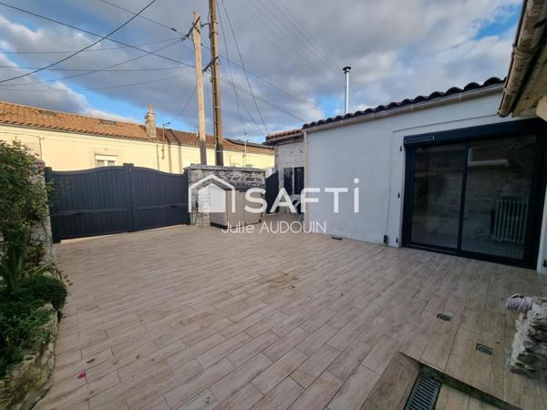 Chateaubernard,  une maison en pierre alliant charme, confort moderne !