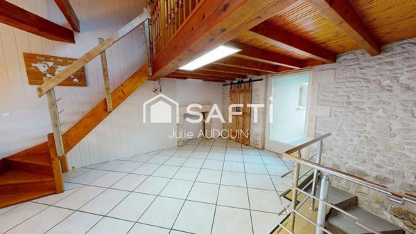 Chateaubernard,  une maison en pierre alliant charme, confort moderne !