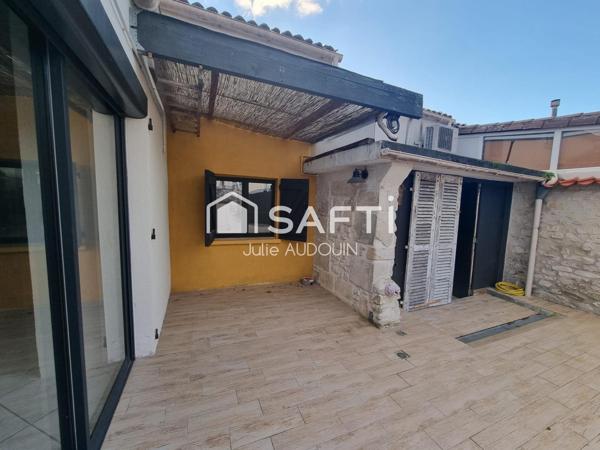 Chateaubernard,  une maison en pierre alliant charme, confort moderne !