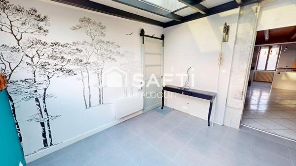 Chateaubernard,  une maison en pierre alliant charme, confort moderne !