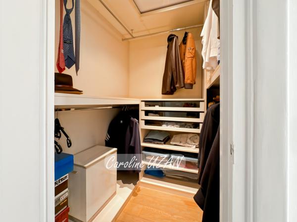 Paris 16e Sud - Élégance familiale avec balcon filant -174 m² rénovés - Étage élevé – 5/6 pièces