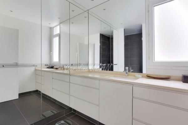 Paris 16e Sud - Élégance familiale avec balcon filant -174 m² rénovés - Étage élevé – 5/6 pièces