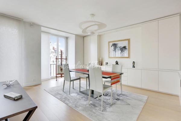 Paris 16e Sud - Élégance familiale avec balcon filant -174 m² rénovés - Étage élevé – 5/6 pièces