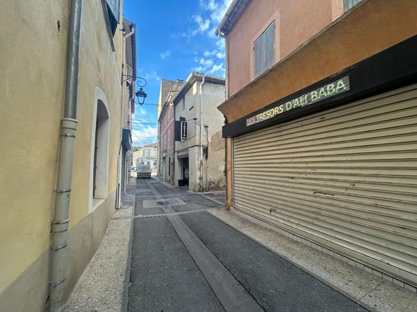 Local Commercial de 85 m² en Centre-Ville de Cavaillon avec cave en sous-sol