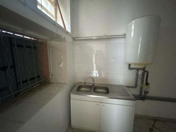 Local Commercial de 85 m² en Centre-Ville de Cavaillon avec cave en sous-sol