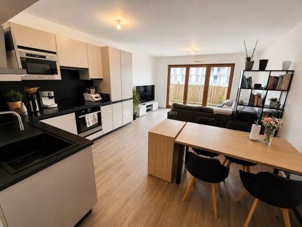 Vente                                                      Appartement
                        
                     4 pièces                      76 m2                     à Bussy-Saint-Georges
