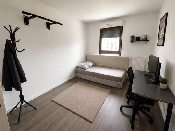 Vente                                                      Appartement
                        
                     4 pièces                      76 m2                     à Bussy-Saint-Georges