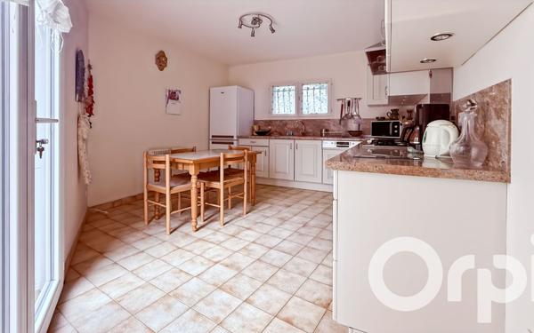 Maison à vendre    5 pièces •  Mondragon