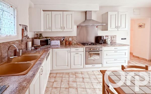 Maison à vendre    5 pièces •  Mondragon