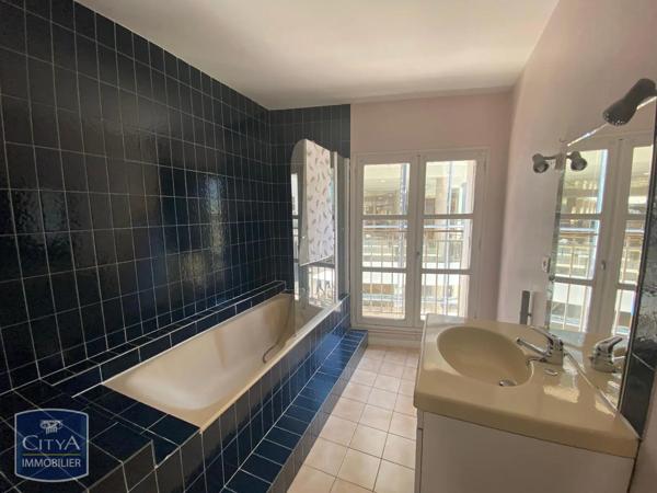 Appartement à louer 4 pièces 82m² Poitiers (86000)