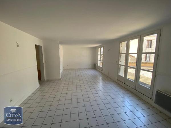 Appartement à louer 4 pièces 82m² Poitiers (86000)