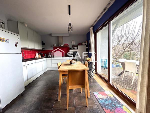 Tallenay maison d'architecte T7  lumineuse avec vue dégagée