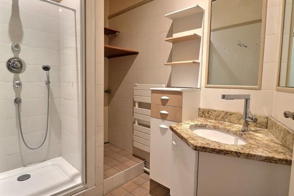 SAINT GERMAIN EN LAYE - CENTRE VILLE - PROCHE TOUTES COMMODITES.